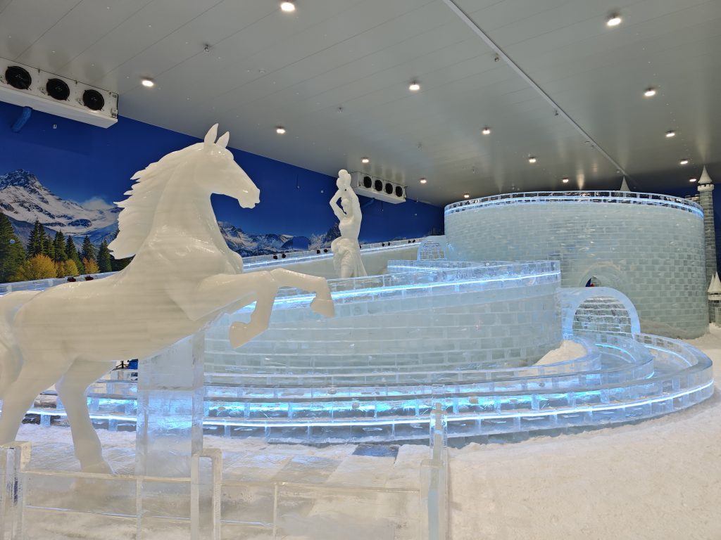 珠海萬雪匯冰雪樂園 珠海首個室內滑雪場